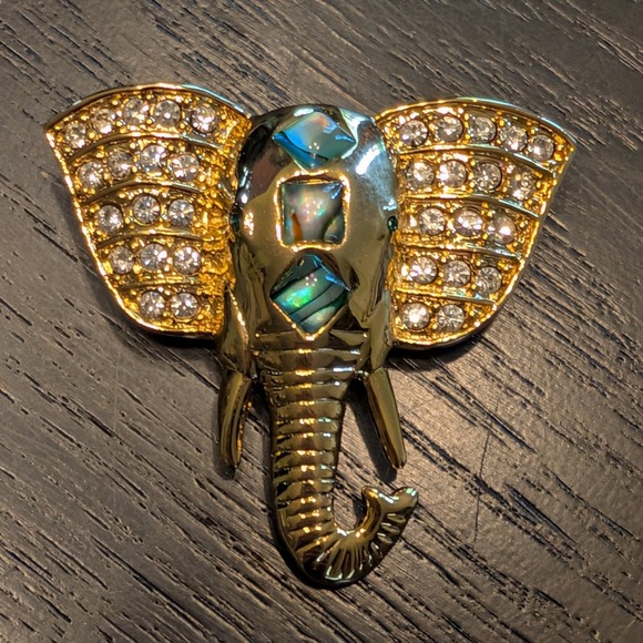 Jewelry - Gold Tone Elephant Head Brooch Rhinestone Abalone Shell Inlay Safari Pin